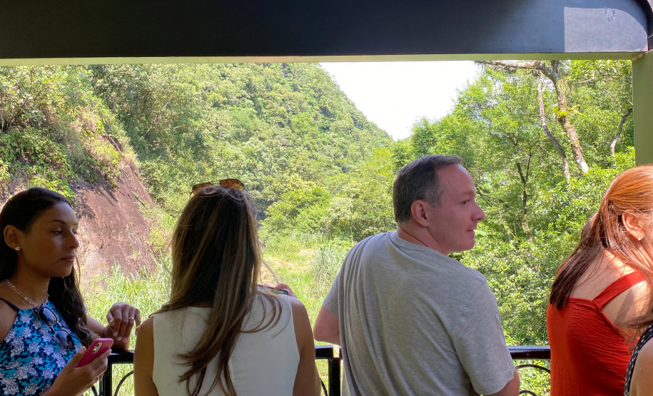 Com apoio do Estado, operadora apresenta atrativos de Foz do Iguaçu e capacita agentes de viagens brasileiros