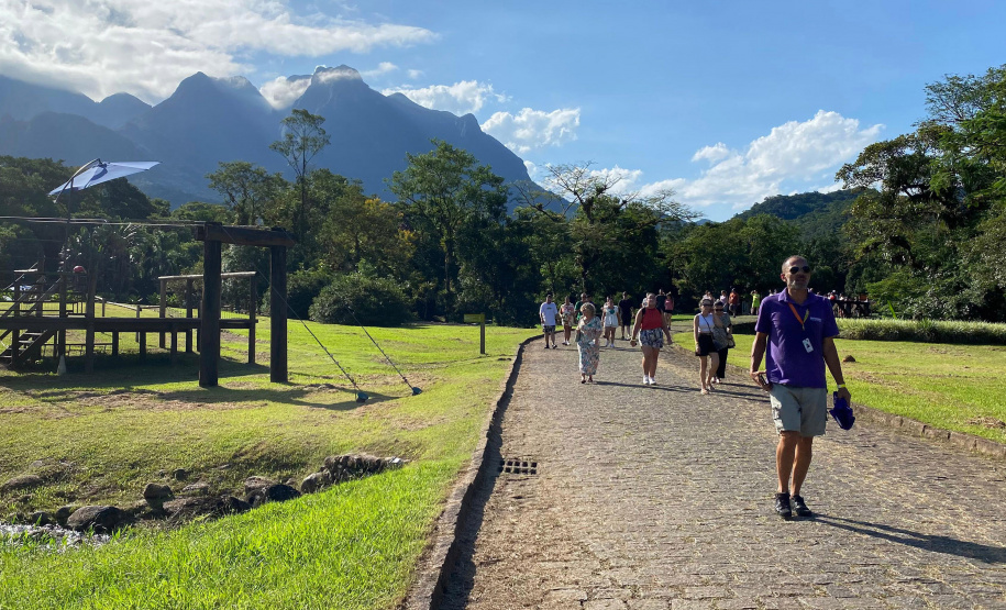 Com apoio do Estado, operadora apresenta atrativos de Foz do Iguaçu e capacita agentes de viagens brasileiros