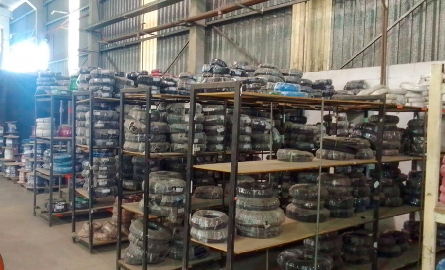 PCPR apreende 12 toneladas de fios elétricos fora do padrão em Quatro Barras