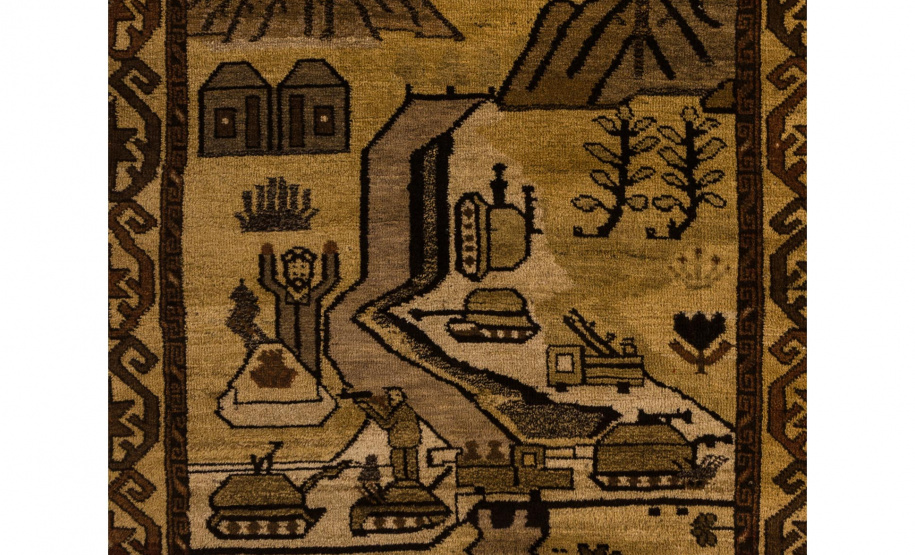 MON realiza exposição de tapetes afegãos