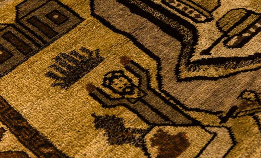 MON realiza exposição de tapetes afegãos