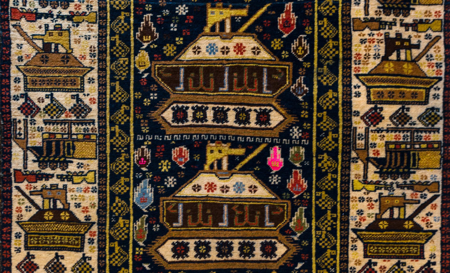 MON realiza exposição de tapetes afegãos