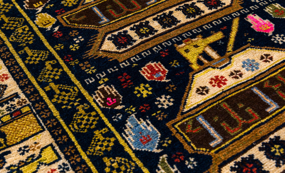 MON realiza exposição de tapetes afegãos