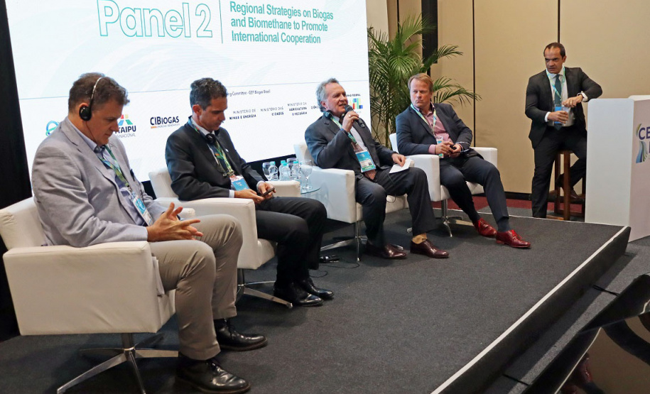 Sanepar apresenta iniciativas de recuperação energética de biogás em eventos internacionais em Foz do Iguaçu