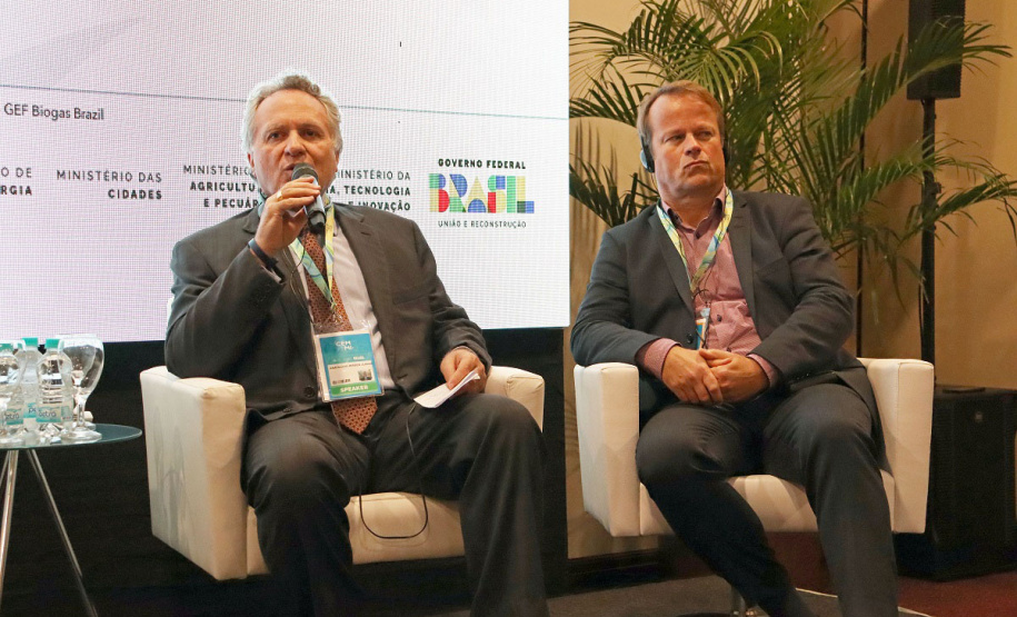 Sanepar apresenta iniciativas de recuperação energética de biogás em eventos internacionais em Foz do Iguaçu