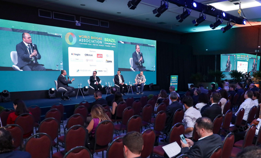 Sanepar apresenta iniciativas de recuperação energética de biogás em eventos internacionais em Foz do Iguaçu