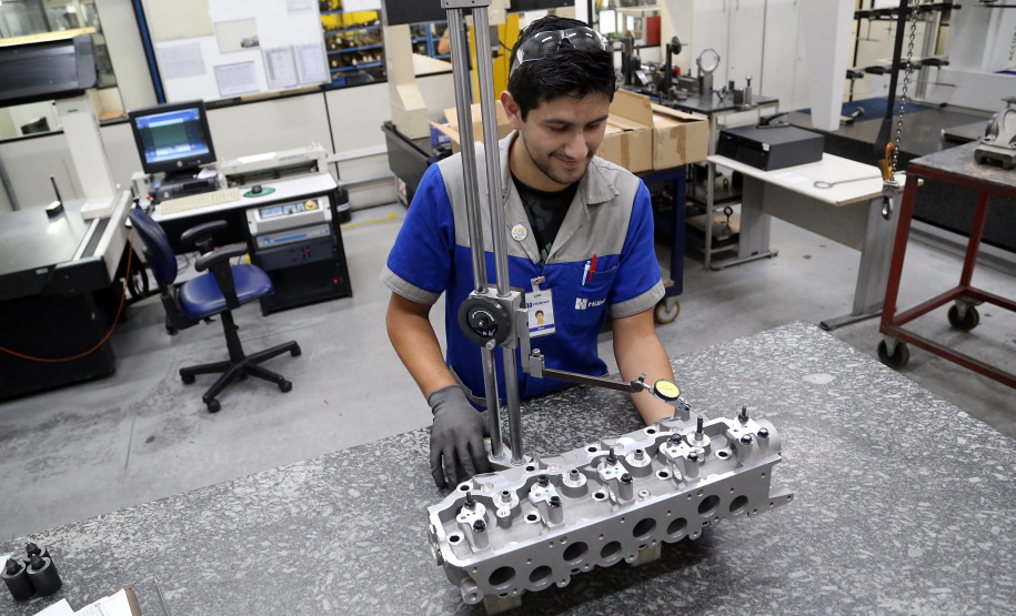 Paraná lidera ranking nacional de empregos para jovens via Agências do Trabalhador