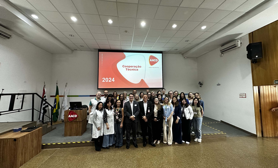 Para dar início a cooperação técnica, profissionais do Paraná realizam treinamento na AACD