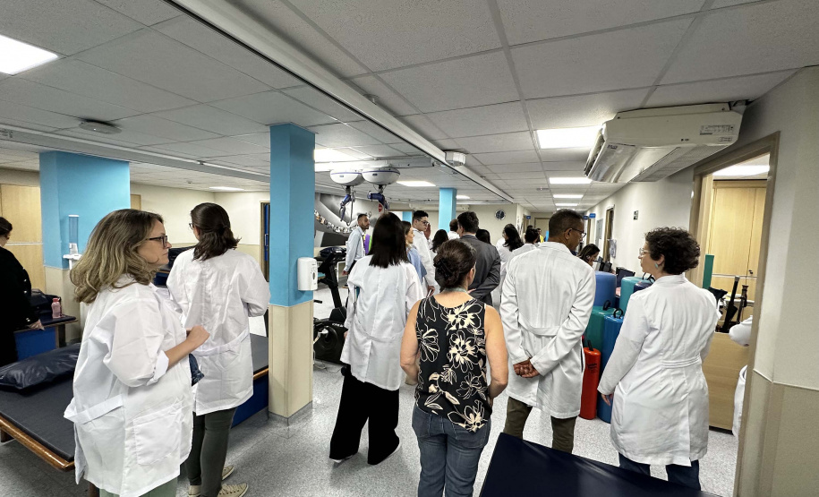 Para dar início a cooperação técnica, profissionais do Paraná realizam treinamento na AACD