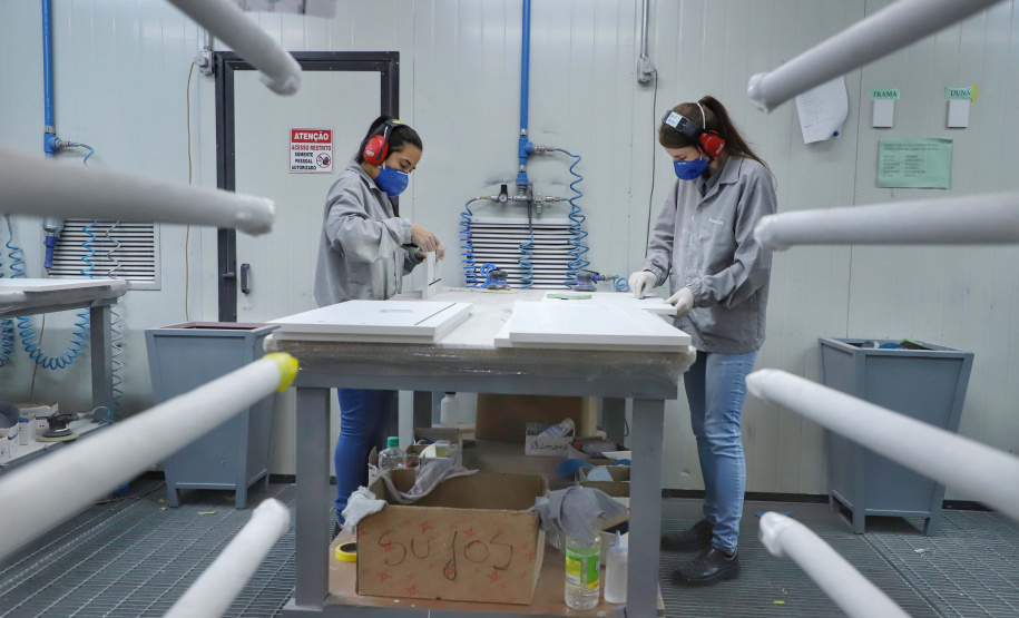 MULHERES MERCADO DE TRABALHO