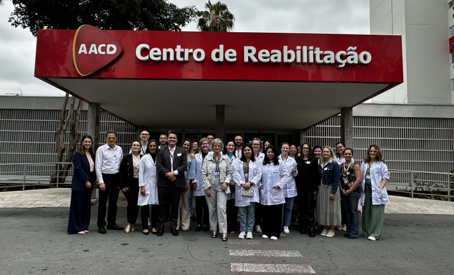 Para dar início a cooperação técnica, profissionais do Paraná realizam treinamento na AACD