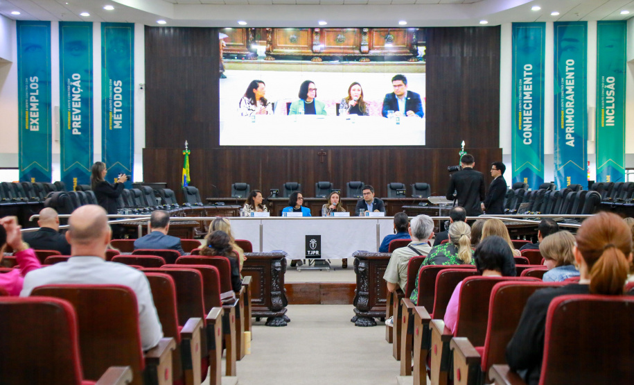 CGE reforça importância da diversidade no ambiente de trabalho, durante fórum internacional