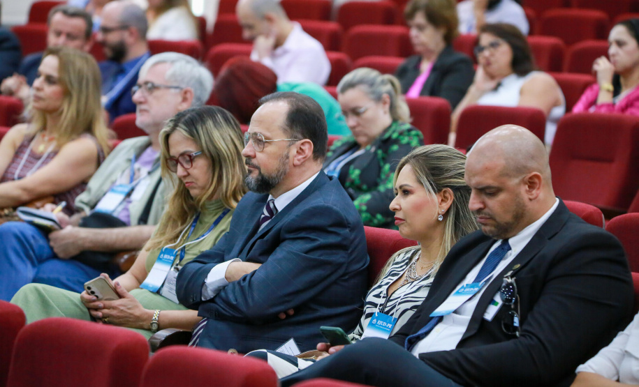 CGE reforça importância da diversidade no ambiente de trabalho, durante fórum internacional