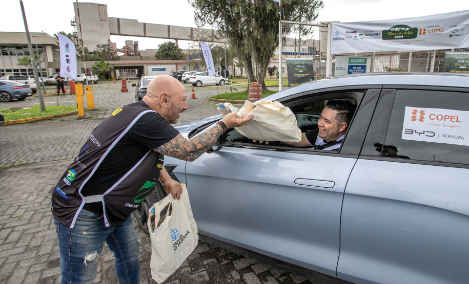 Porto de Paranaguá recebe 1º Rally de Carro Elétrico do Brasil