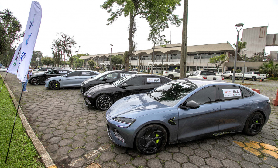 Porto de Paranaguá recebe 1º Rally de Carro Elétrico do Brasil