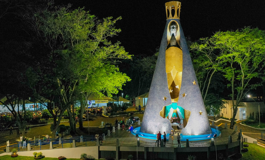 Dia da Padroeira do Brasil: eventos religiosos atraem milhares de turistas ao Paraná em outubro
