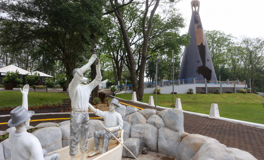 Dia da Padroeira do Brasil: eventos religiosos atraem milhares de turistas ao Paraná em outubro