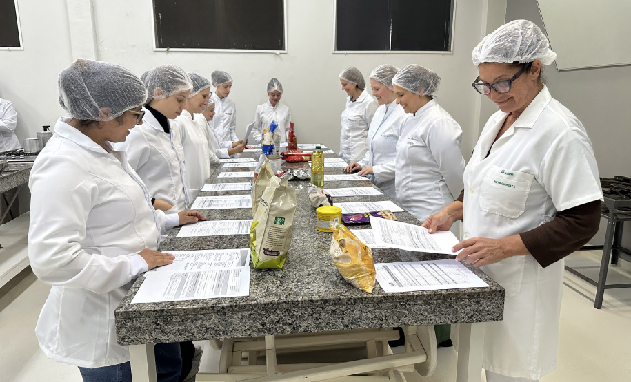 FUNDEPAR PROFISSIONAIS DE NUTRIÇÃO