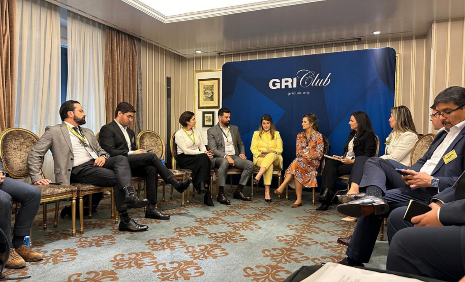 Em mesa redonda são tratados assuntos do saneamento básico