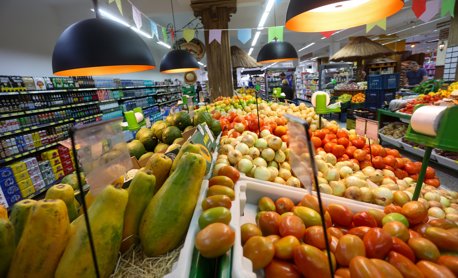 Queda de índice de preços de alimentos e bebidas é interrompida em setembro