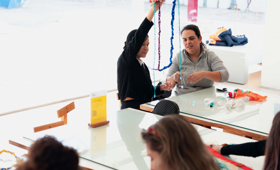 MON realiza encontro para educadores sobre o artista Alex Flemming