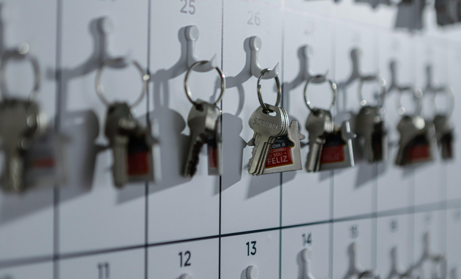 532 famílias de Cafelândia e Nova Aurora recebem as chaves da casa própria