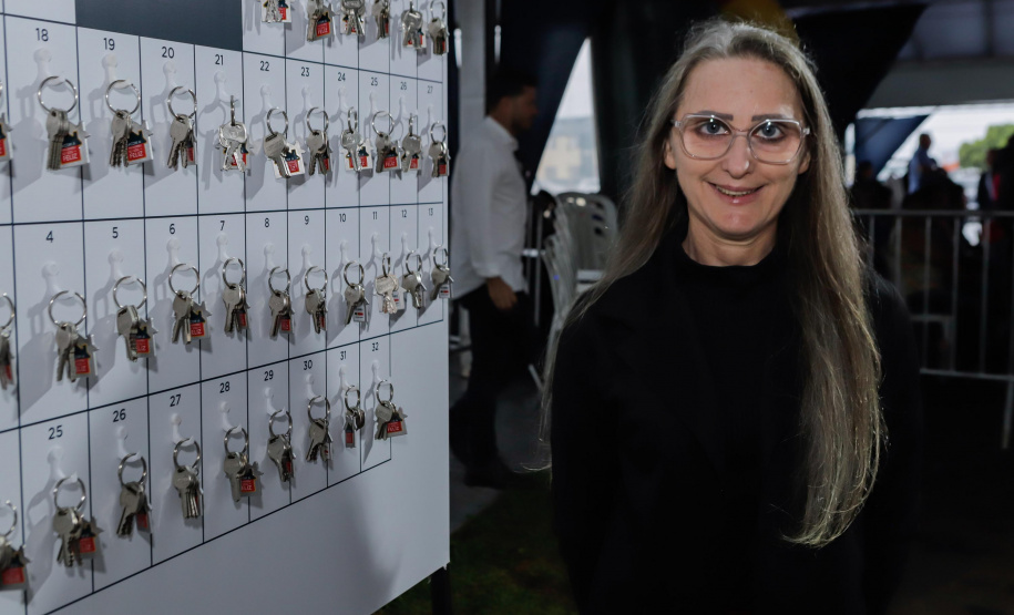 532 famílias de Cafelândia e Nova Aurora recebem as chaves da casa própria