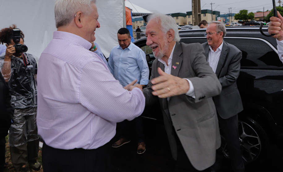 532 famílias de Cafelândia e Nova Aurora recebem as chaves da casa própria