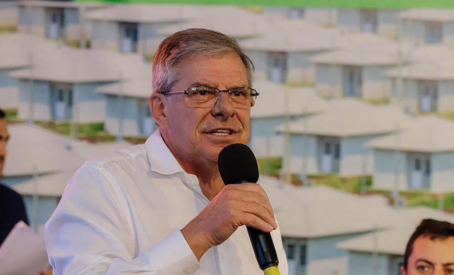 532 famílias de Cafelândia e Nova Aurora recebem as chaves da casa própria