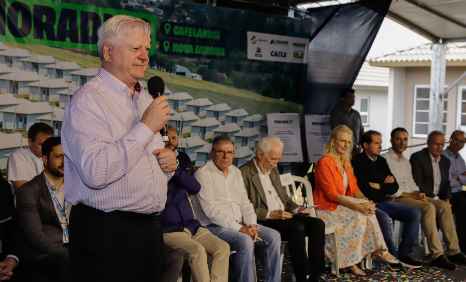 532 famílias de Cafelândia e Nova Aurora recebem as chaves da casa própria