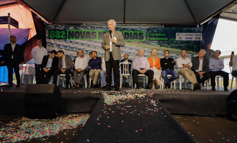 532 famílias de Cafelândia e Nova Aurora recebem as chaves da casa própria