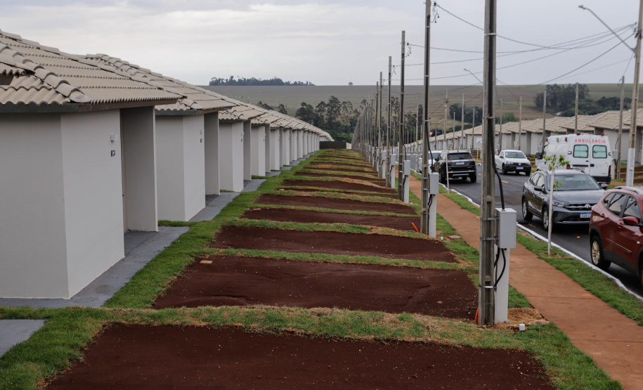 532 famílias de Cafelândia e Nova Aurora recebem as chaves da casa própria