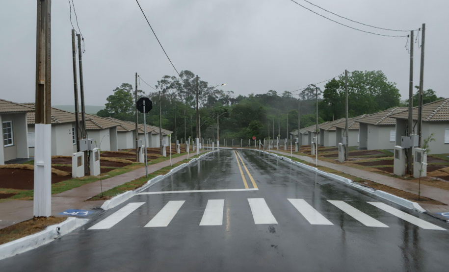 532 famílias de Cafelândia e Nova Aurora recebem as chaves da casa própria