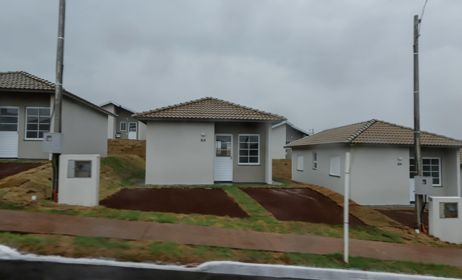 532 famílias de Cafelândia e Nova Aurora recebem as chaves da casa própria