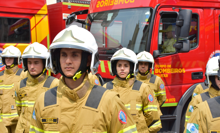 Corpo de Bombeiros festeja 112 anos com homenagens e entrega de via turas