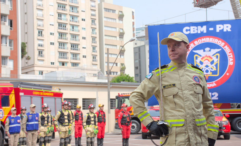 Corpo de Bombeiros festeja 112 anos com homenagens e entrega de via turas