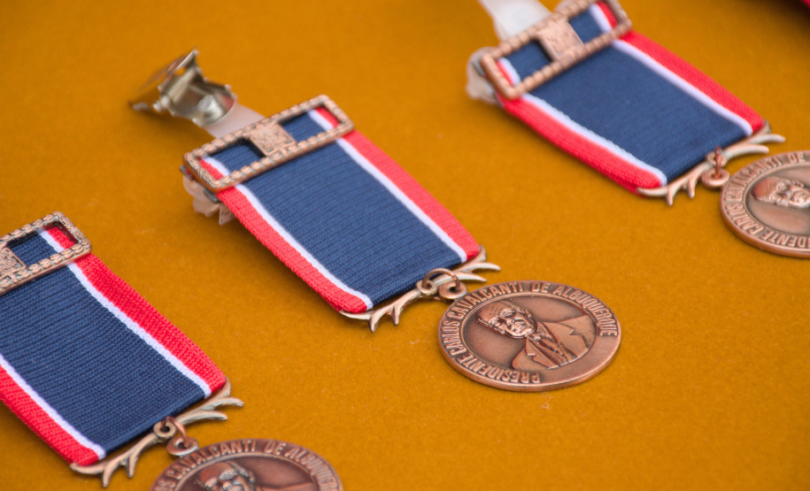 Corpo de Bombeiros festeja 112 anos com homenagens e entrega de via turas