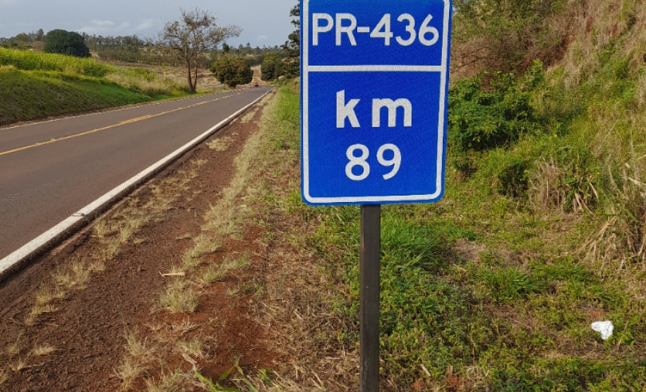 DER/PR melhora sinalização viária da PR-436 em Bandeirantes