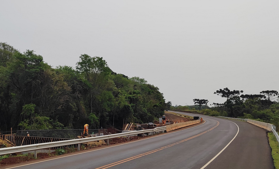 PR-445 terá pare e siga nos próximos dias para içamento de vigas em pontes e viadutos