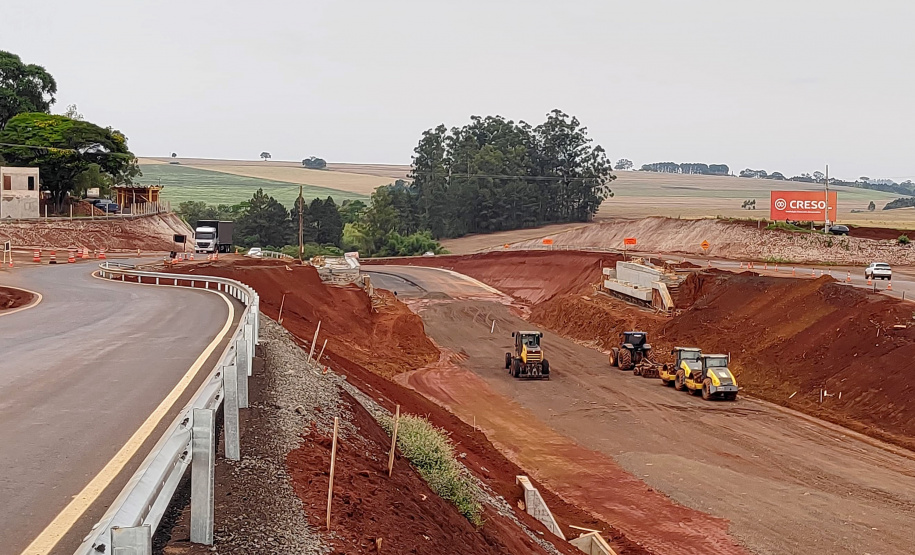 PR-445 terá pare e siga nos próximos dias para içamento de vigas em pontes e viadutos