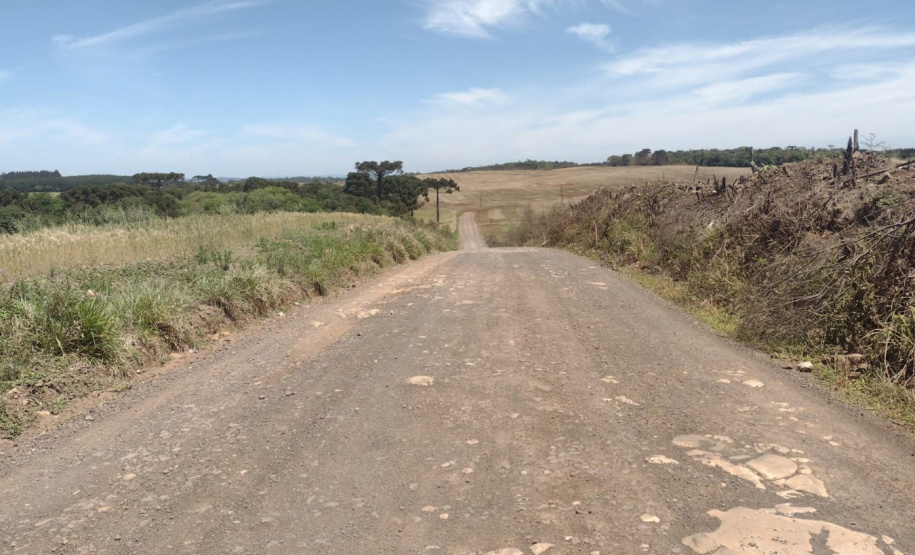 PR-459 Clevelândia a Mangueirinha Rodovia entre Clevelândia e Mangueirinha terá investimentos de R$ 8,1 mi em conservação