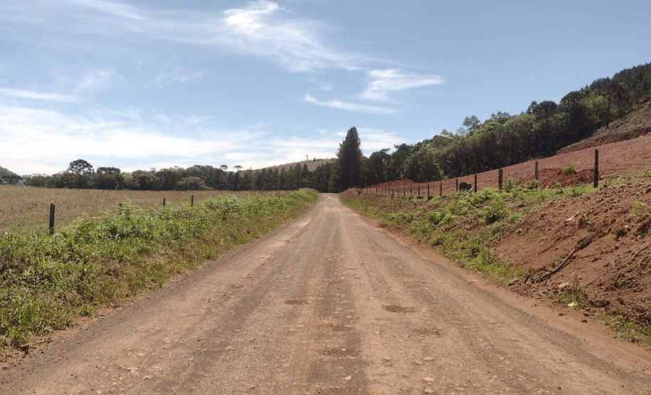 PR-459 Clevelândia a Mangueirinha Rodovia entre Clevelândia e Mangueirinha terá investimentos de R$ 8,1 mi em conservação