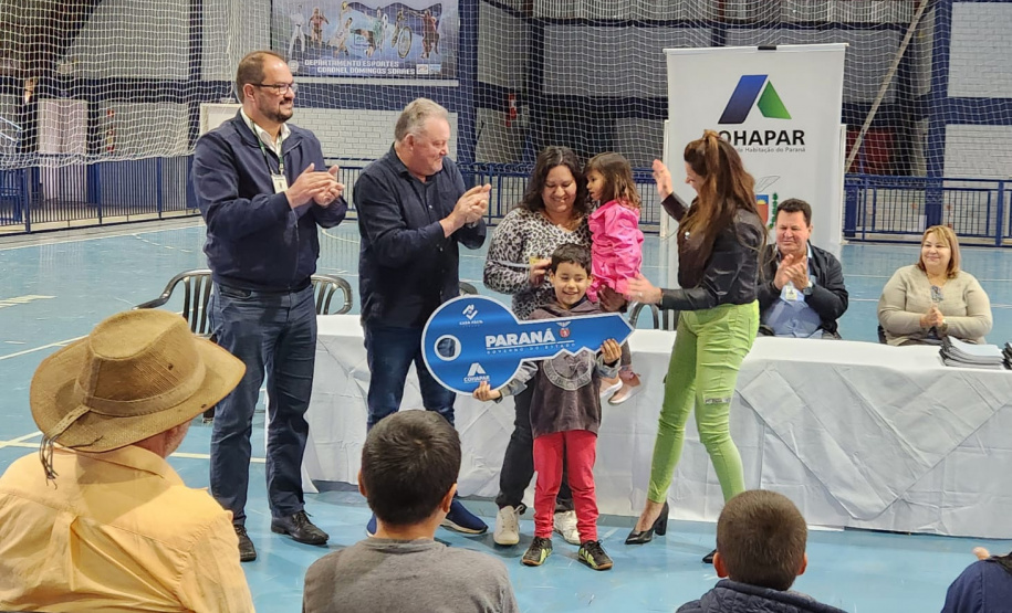 COHAPAR Entrega de moradias em Coronel Domingos Soares