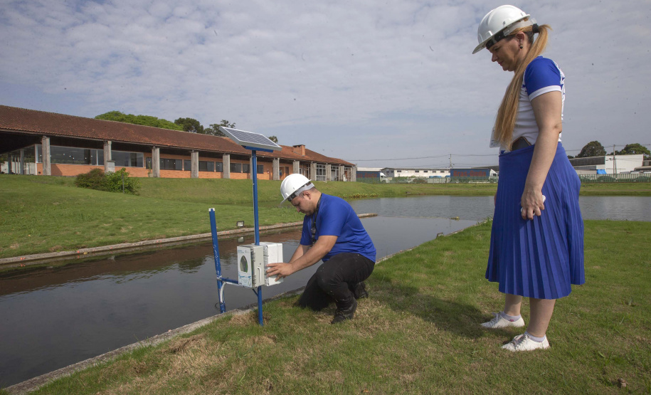 Com apoio do Tecpar, empreendedora desenvolve dispositivo que avalia qualidade da água