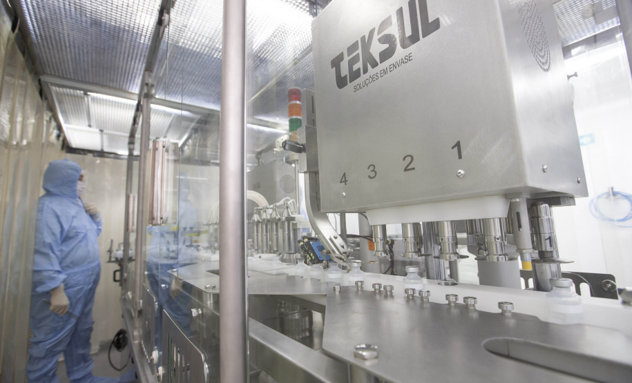 Tecpar moderniza laboratório de vacina antirrábica veterinária para ampliar capacidade de produção