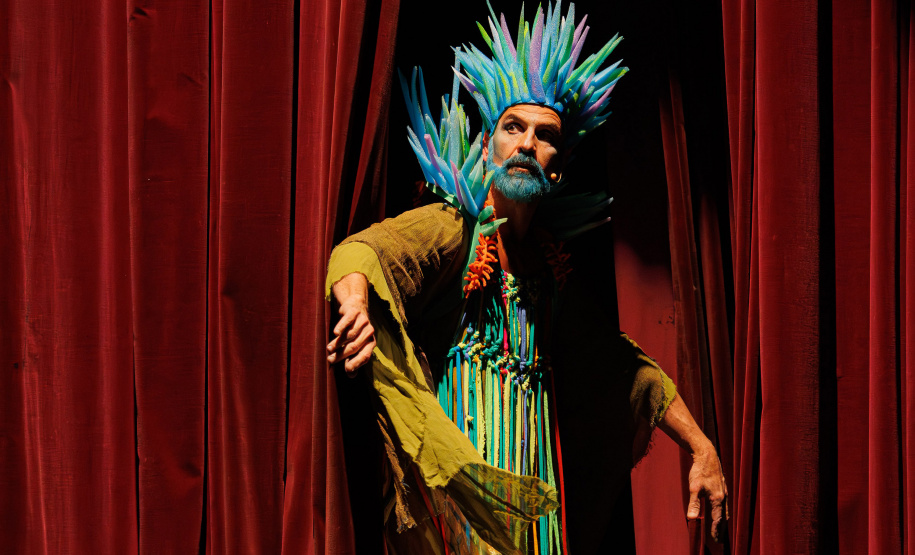 GUAÍRA Espetáculo Lendas Brasileiras