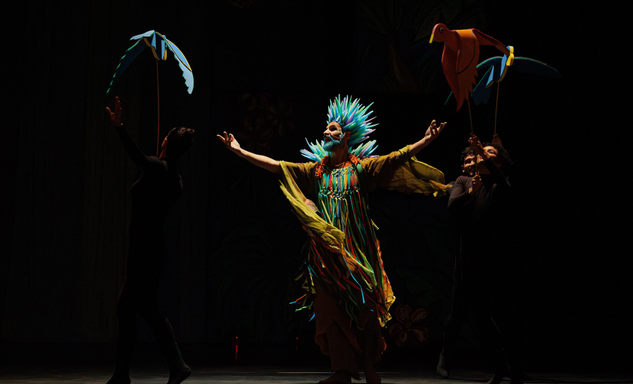 GUAÍRA Espetáculo Lendas Brasileiras