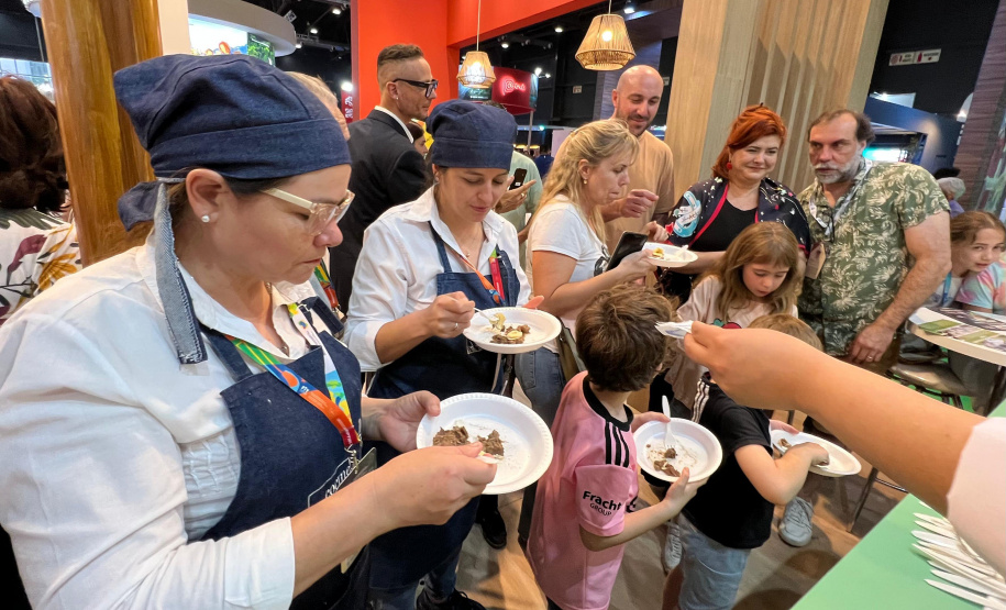Paraná apresenta destinos, atrativos e gastronomia na Feira Internacional de Turismo em Buenos Aires