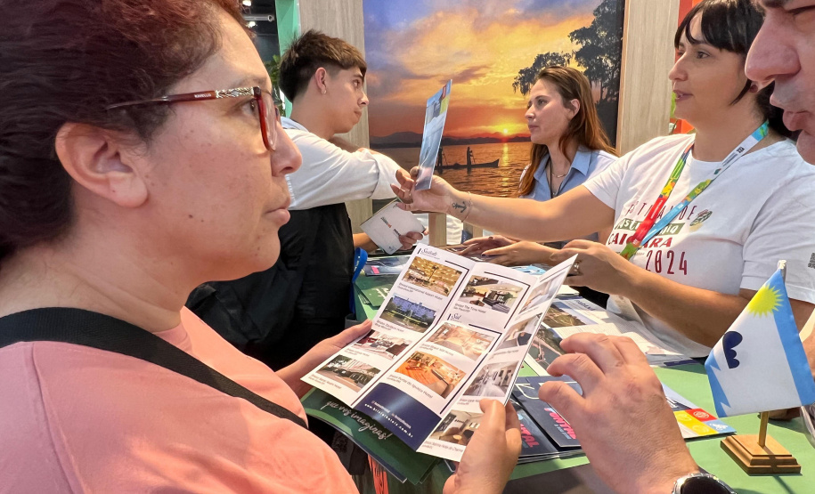 Paraná apresenta destinos, atrativos e gastronomia na Feira Internacional de Turismo em Buenos Aires
