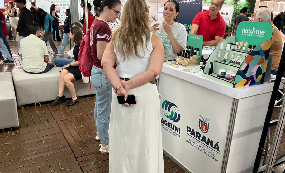Governo do Paraná mobiliza conhecimento, inovação e serviços em evento de ciência e tecnologia